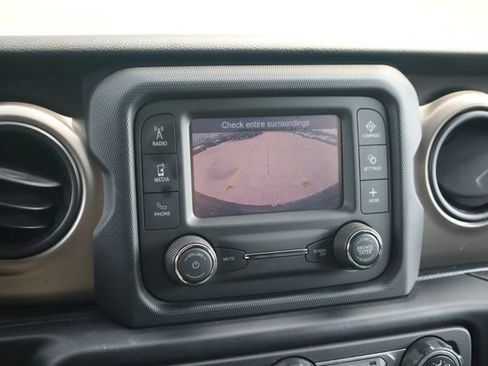Used 2020 Jeep Wrangler Unlimited Sport AWD/4WD image 17