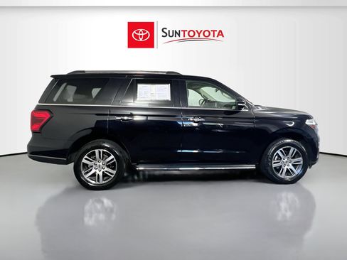 Used 2023 Ford Expedition Limited AWD/4WD image 2