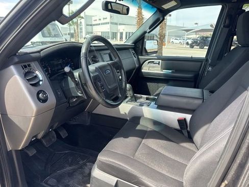 Used 2017 Ford Expedition XLT AWD/4WD image 18