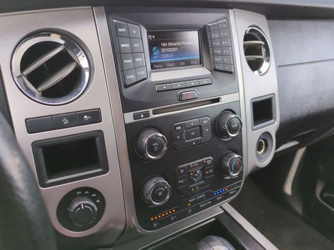 Used 2017 Ford Expedition XLT AWD/4WD image 27