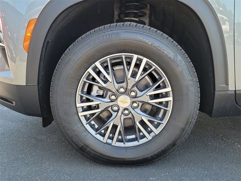 New 2026 Chevrolet Traverse LT image 24