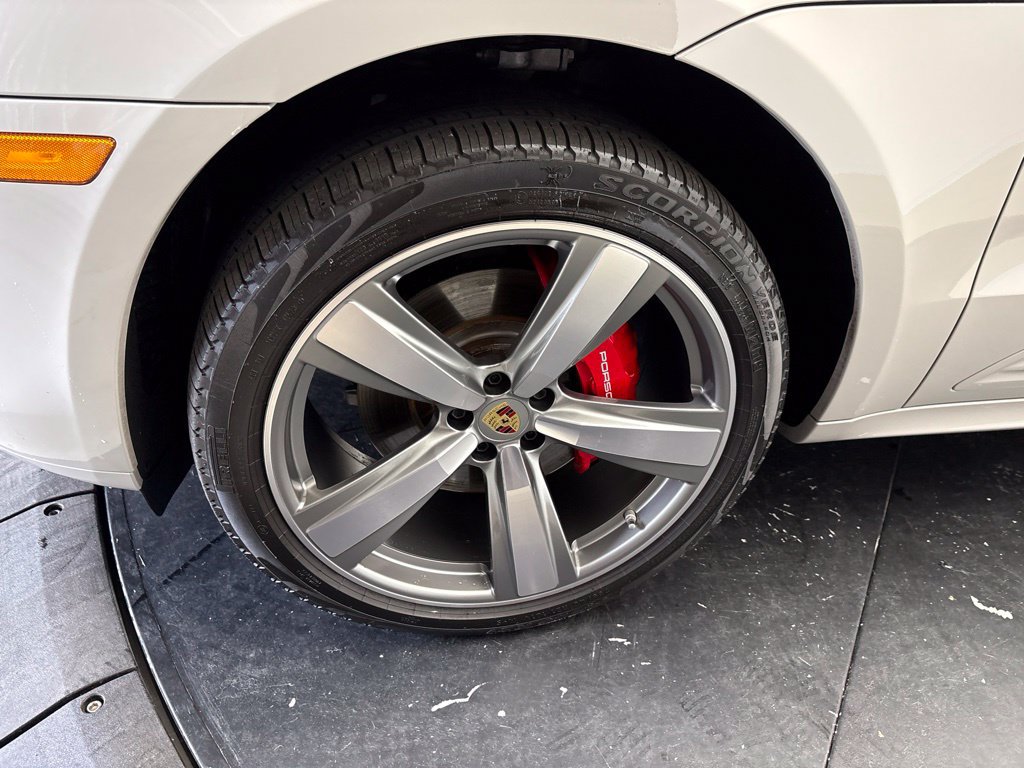 Certified 2023 Porsche Macan S AWD/4WD image 13