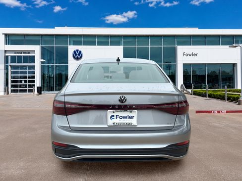 New 2026 Volkswagen Jetta SE FWD image 6