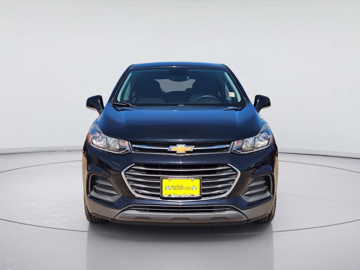 Used 2020 Chevrolet Trax LS w/ LPO, Cargo Package FWD image 2