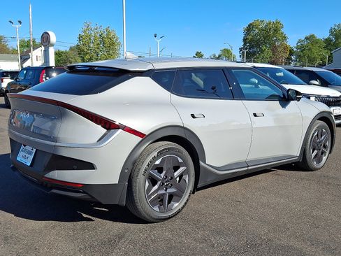 New 2025 Kia EV6 Light w/ Light LR Technology Package image 4