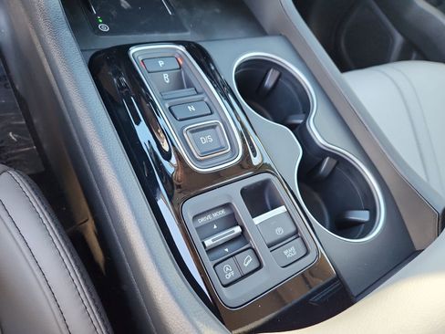 New 2025 Honda Pilot Touring image 14