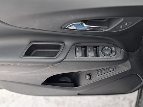 Used 2018 Chevrolet Equinox Premier image 29