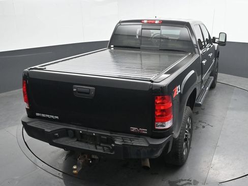 Used 2011 GMC Sierra 2500 Denali w/ Suspension Package, Off-Road AWD/4WD image 20