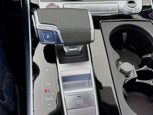 Used 2024 Audi SQ8 Premium Plus AWD/4WD image 18