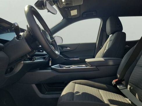New 2026 Chevrolet Equinox LT w/ Safety and Technology Package FWD image 19