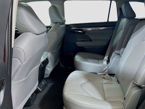 New 2026 Toyota Highlander Limited AWD/4WD image 24