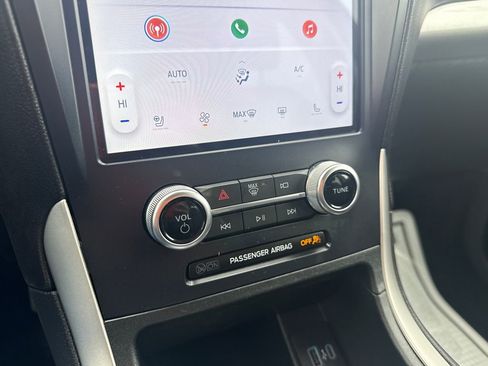 Used 2024 Ford Edge SEL w/ Convenience Package image 35