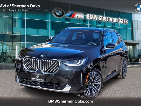 Used 2025 BMW X3 xDrive30i w/ Premium Package image 1