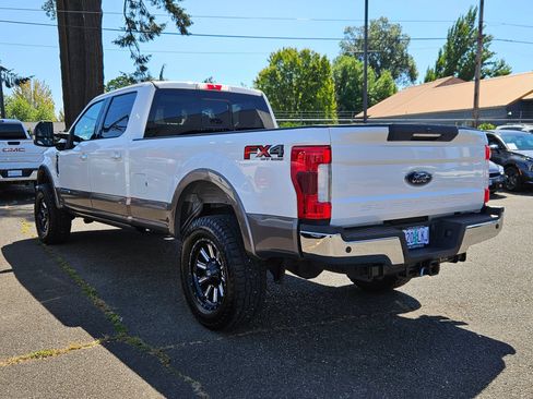 Used 2019 Ford F350 Lariat w/ Lariat Ultimate Package AWD/4WD image 3