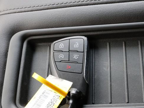 Used 2022 GMC Yukon XL SLE w/ Gmc Pro Safety Plus Package AWD/4WD image 23