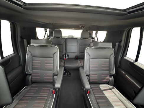 Used 2025 GMC Yukon XL AT4 Ultimate AWD/4WD image 18