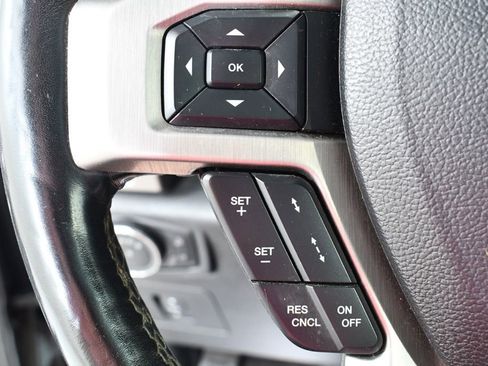 Used 2017 Ford F150 Platinum w/ Equipment Group 701A Luxury AWD/4WD image 33