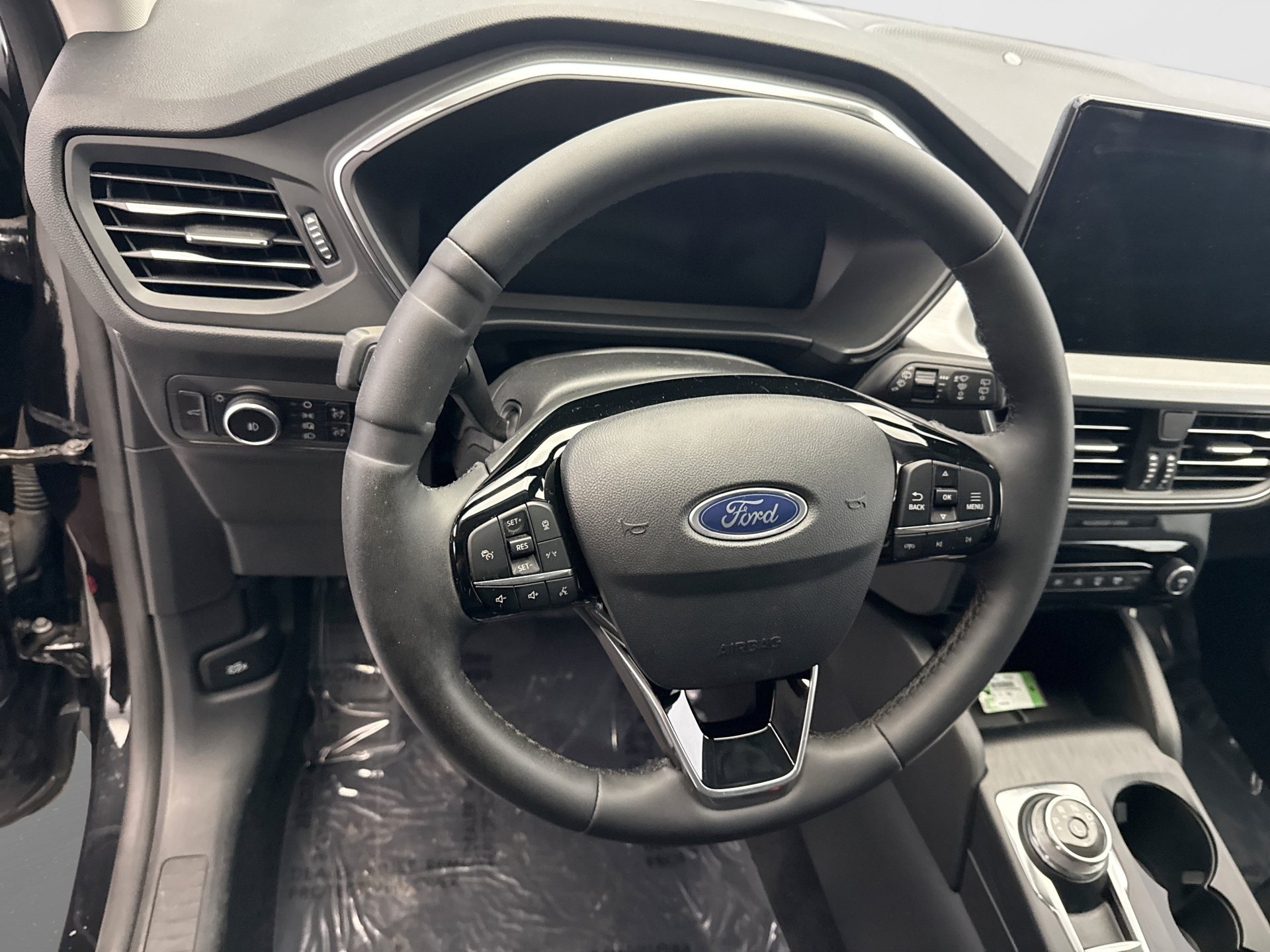Used 2023 Ford Escape Platinum w/ Premium Technology Package AWD/4WD image 12