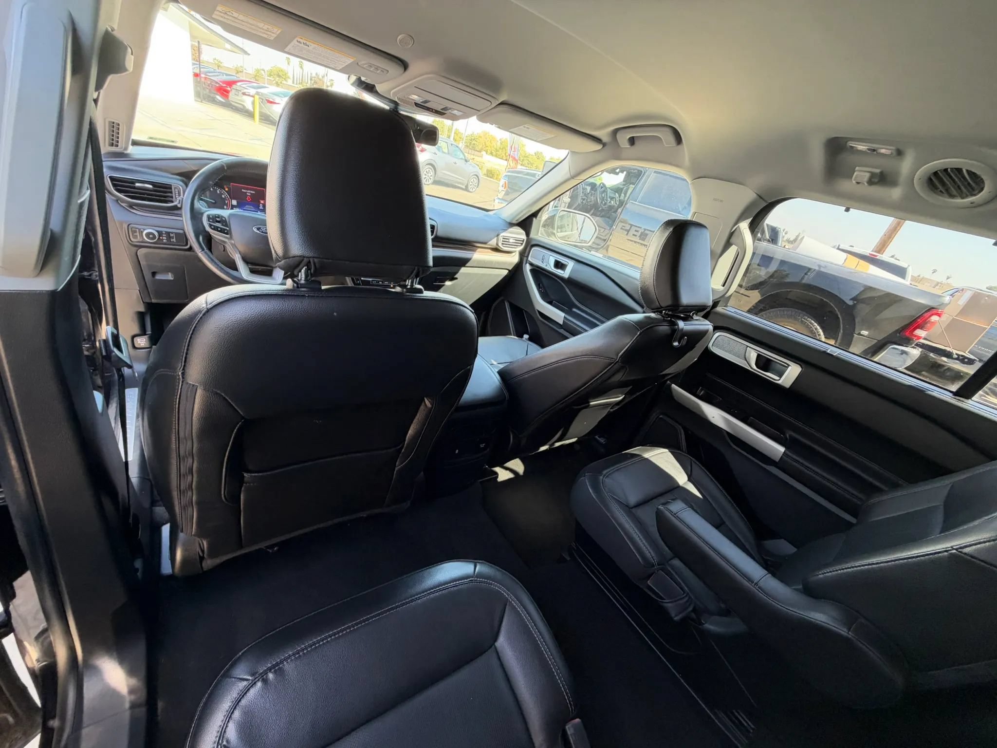 Used 2022 Ford Explorer Limited w/ Equipment Group 301A AWD/4WD image 43