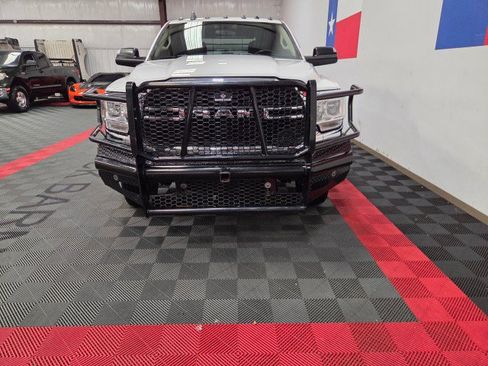 Used 2020 RAM 3500 Tradesman w/ Chrome Appearance Group AWD/4WD image 16