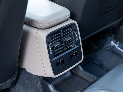 Certified 2025 Porsche Taycan image 40