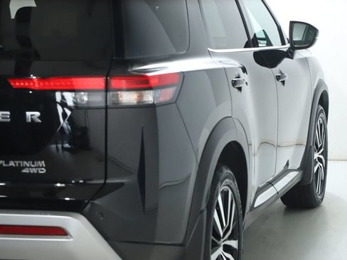 Certified 2024 Nissan Pathfinder Platinum AWD/4WD image 52