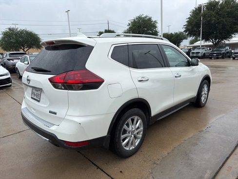 Used 2019 Nissan Rogue S w/ Special Edition Package FWD image 5