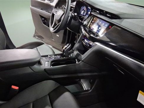 Used 2024 Cadillac XT6 Sport w/ Technology Package image 14