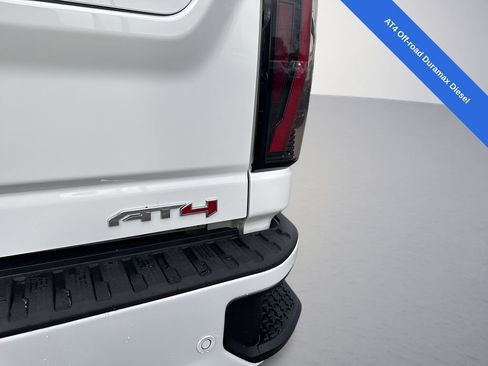 Used 2024 GMC Sierra 2500 AT4 w/ AT4 Preferred Package AWD/4WD image 38