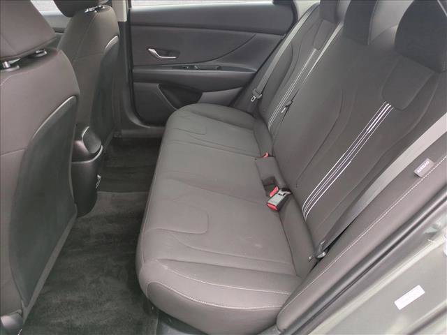 Used 2025 Hyundai Elantra Hybrid FWD image 17