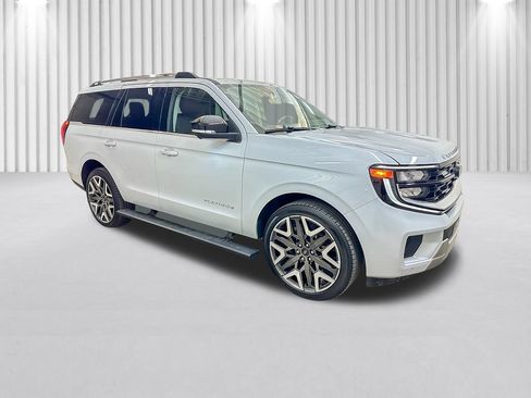 Used 2026 Ford Expedition Platinum w/ Platinum Ultimate Package AWD/4WD image 2