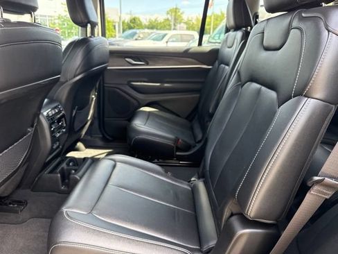 Used 2023 Jeep Grand Cherokee L Limited AWD/4WD image 23