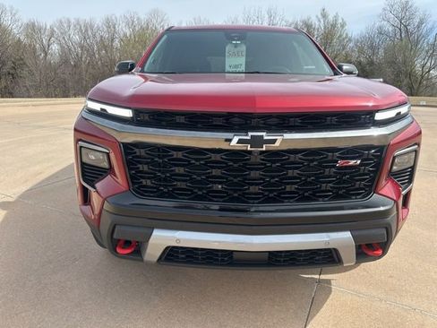 Used 2024 Chevrolet Traverse Z71 w/ Enhanced Driving Package AWD/4WD image 8