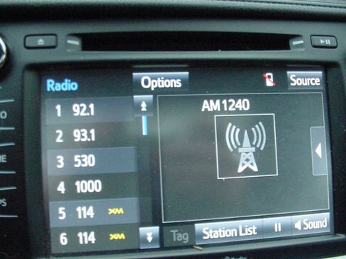 Used 2019 Toyota Highlander XLE image 12