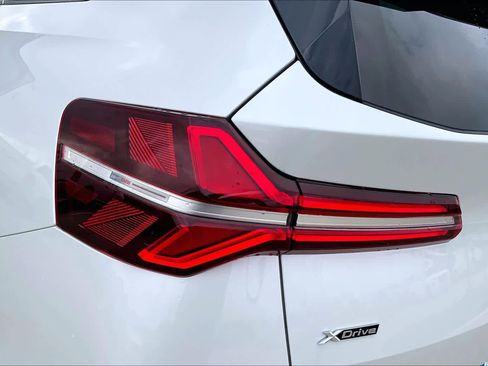 Used 2025 BMW X3 xDrive30i w/ Premium Package image 28