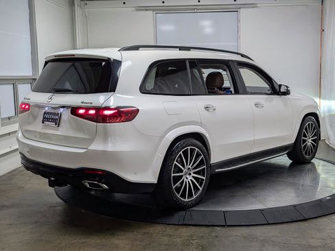 Used 2024 Mercedes-Benz GLS 450 4MATIC w/ Pinnacle Trim Package image 9