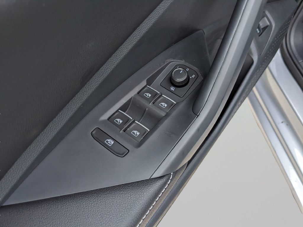 Used 2026 Volkswagen Jetta Sport FWD image 25