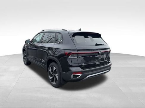 New 2026 Volkswagen Taos SE image 5