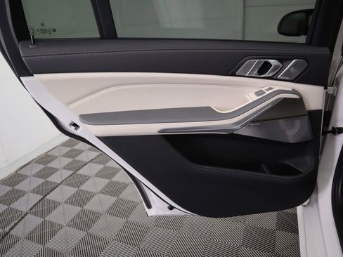 Certified 2024 BMW X7 M60i w/ Executive Package image 28