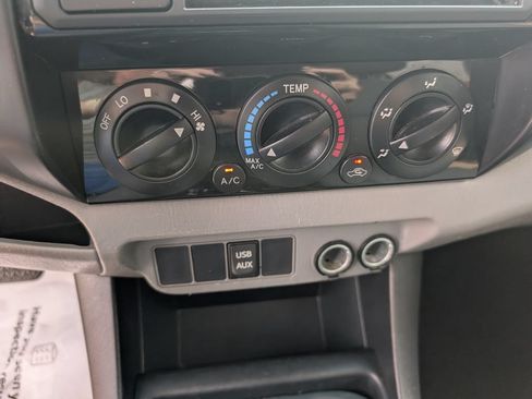 Used 2013 Toyota Tacoma PreRunner w/ Convenience Pkg RWD image 14