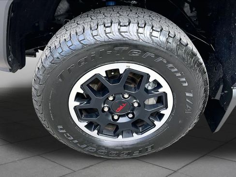 Used 2025 Toyota Tacoma TRD Off-Road AWD/4WD image 11