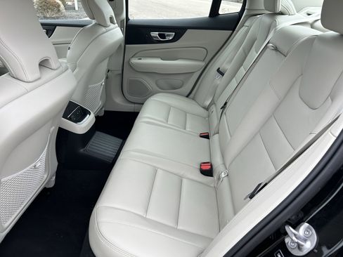 Used 2023 Volvo S60 T8 Plus image 25