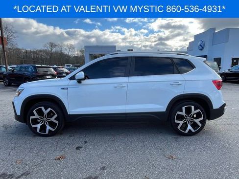 Certified 2023 Volkswagen Taos SEL image 9