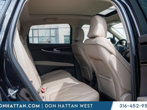 Used 2022 Lincoln Nautilus Reserve AWD/4WD image 24