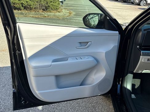 New 2026 Hyundai Kona SE image 10