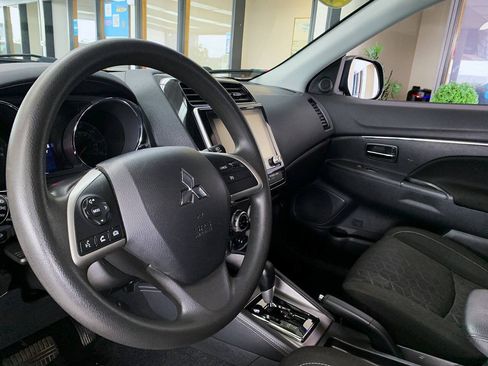 Used 2020 Mitsubishi Outlander Sport ES FWD image 9