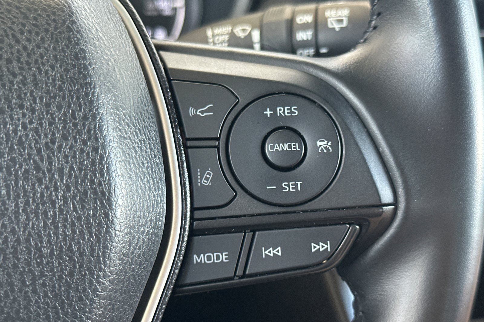 Certified 2024 Toyota Venza LE AWD/4WD image 29