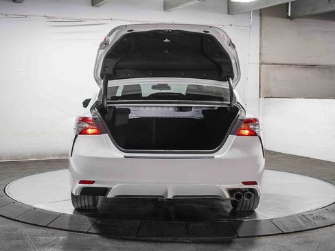 Used 2019 Toyota Camry SE image 29