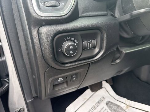 Used 2019 RAM 1500 Laramie image 15