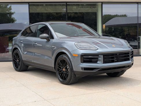 New 2026 Porsche Cayenne E-Hybrid Coupe AWD/4WD image 7